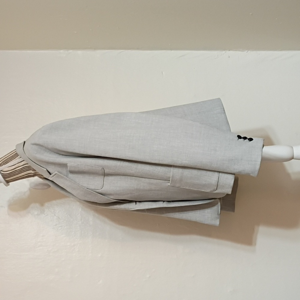 Banana Republic Light Gray Linen-Blend Notch Lapel Blazer - Picture 2 of 9